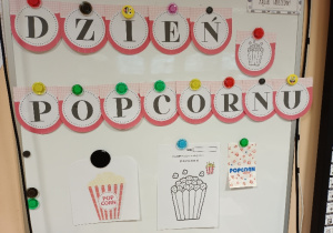 Napis Dzień Popcornu