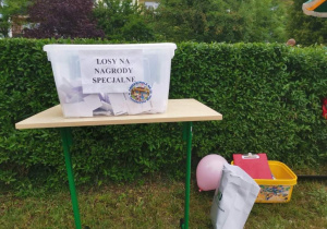 Pudełko z losami na nagrody specjalne