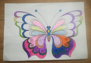 „Kolorowy motyl”- praca Amelki z gr. II
