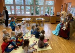 Elsa i Anna odwiedziły dzieci z grupy 2
